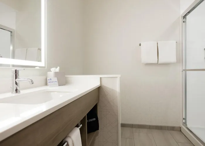 Express & South By Ihg Hotel