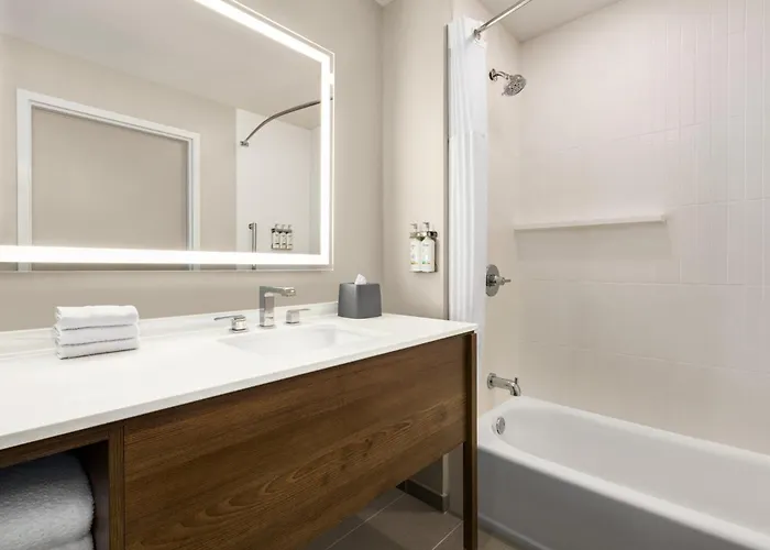 Express & South By Ihg Hotel Sheridan